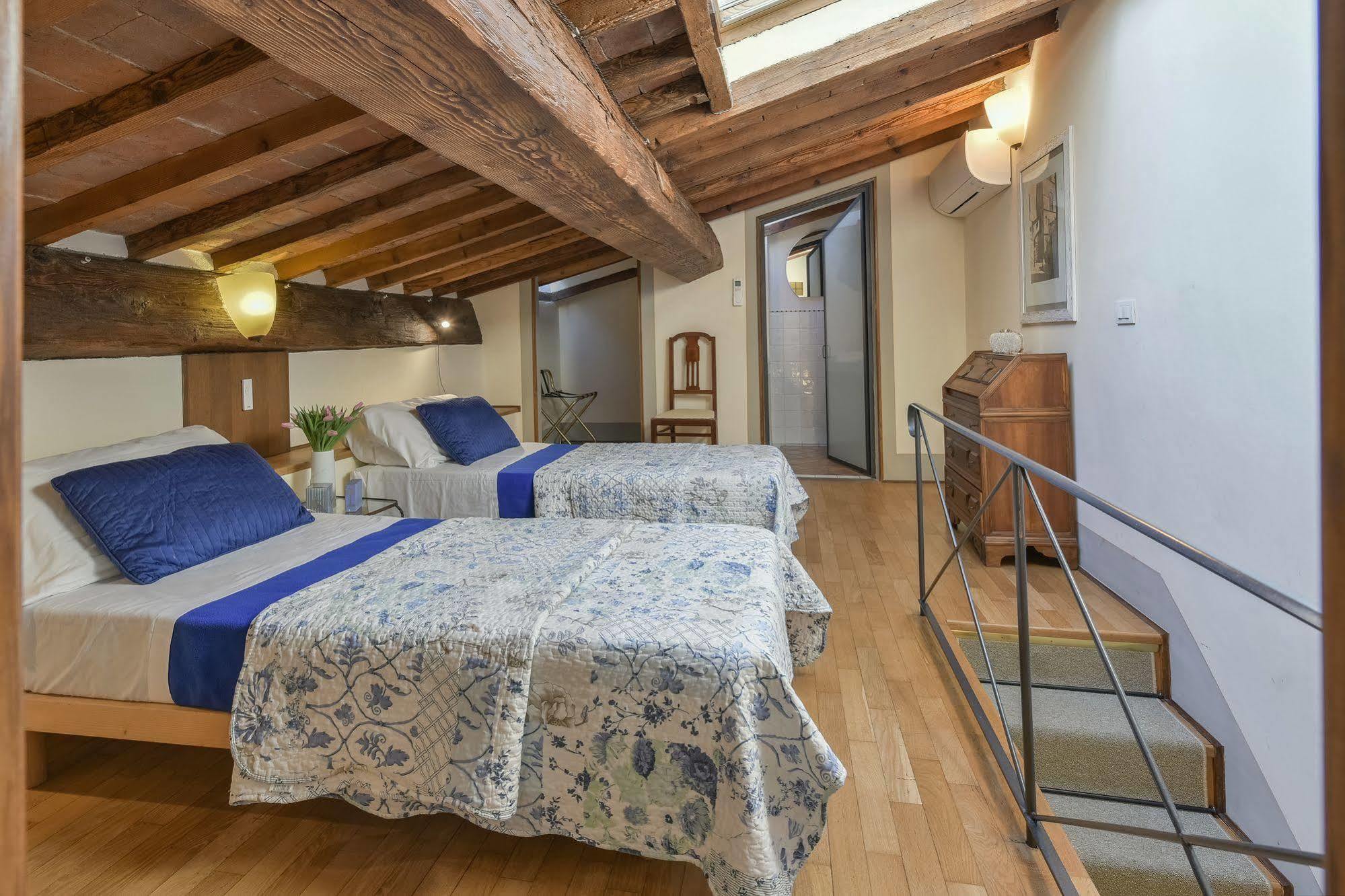 פירנצה Palazzo Uguccioni Apartments מראה חיצוני תמונה