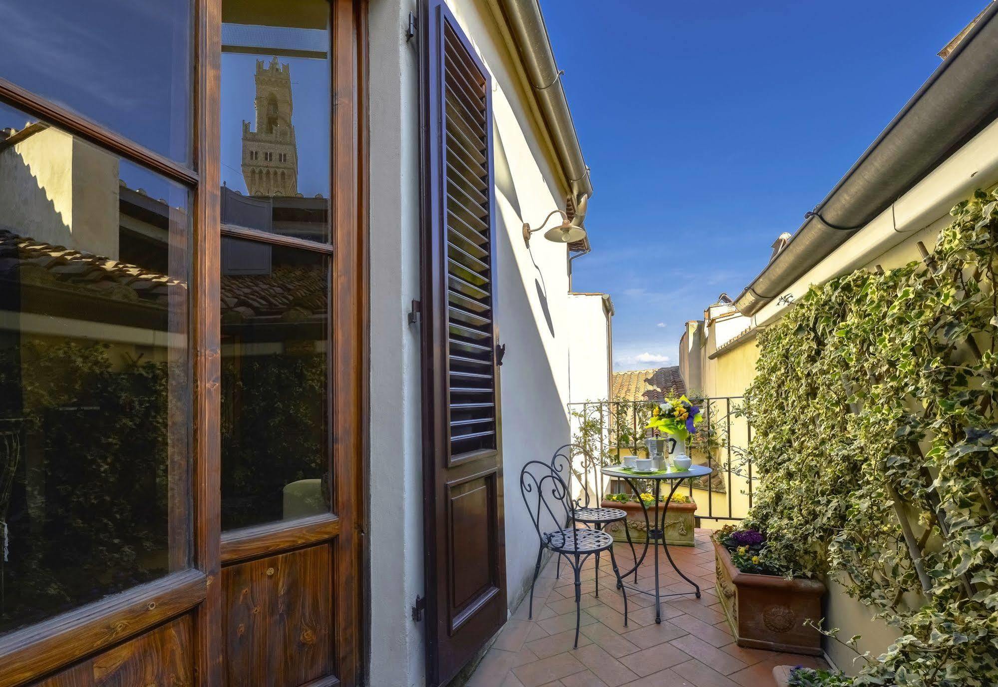 פירנצה Palazzo Uguccioni Apartments מראה חיצוני תמונה