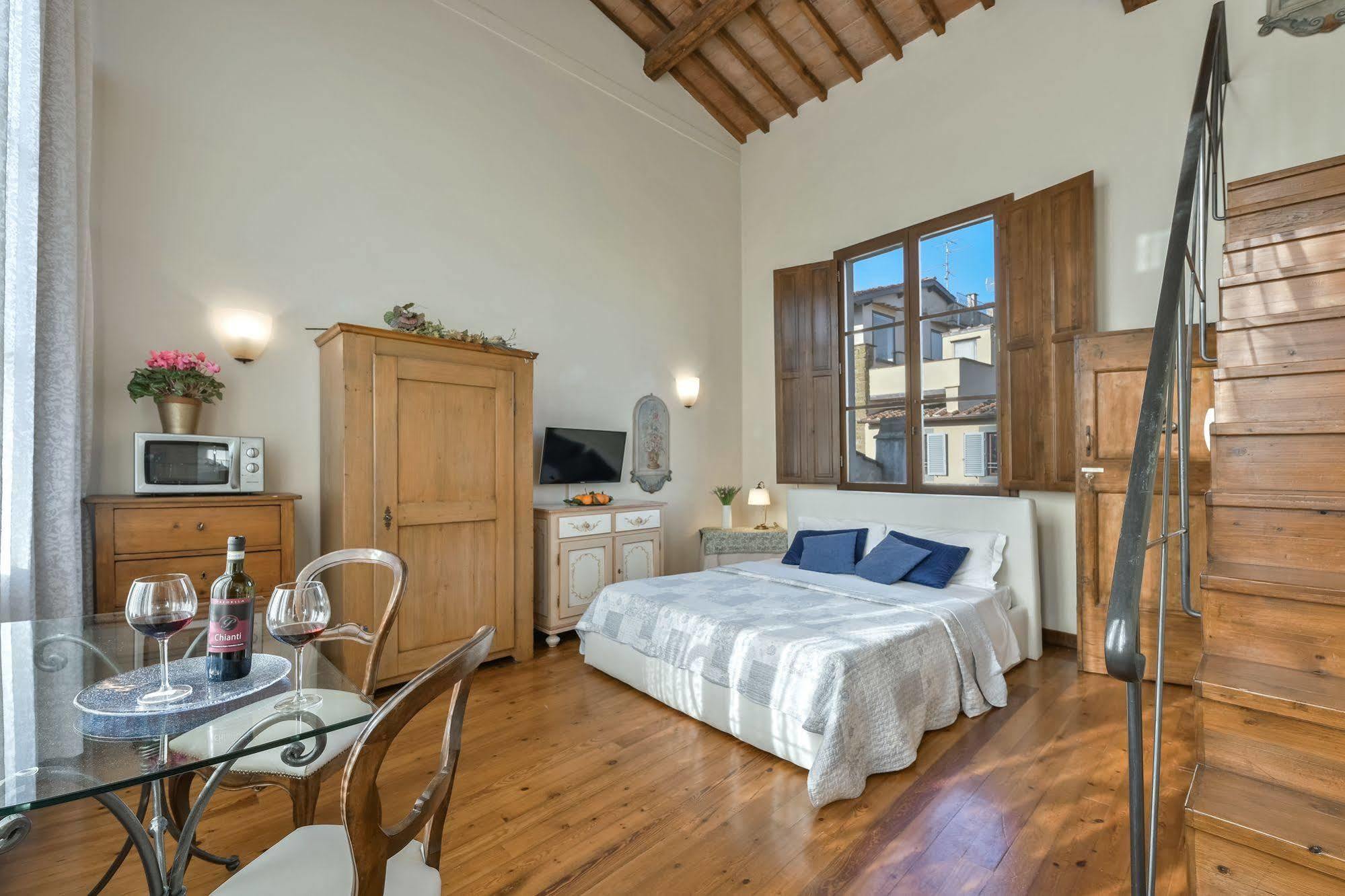 פירנצה Palazzo Uguccioni Apartments מראה חיצוני תמונה